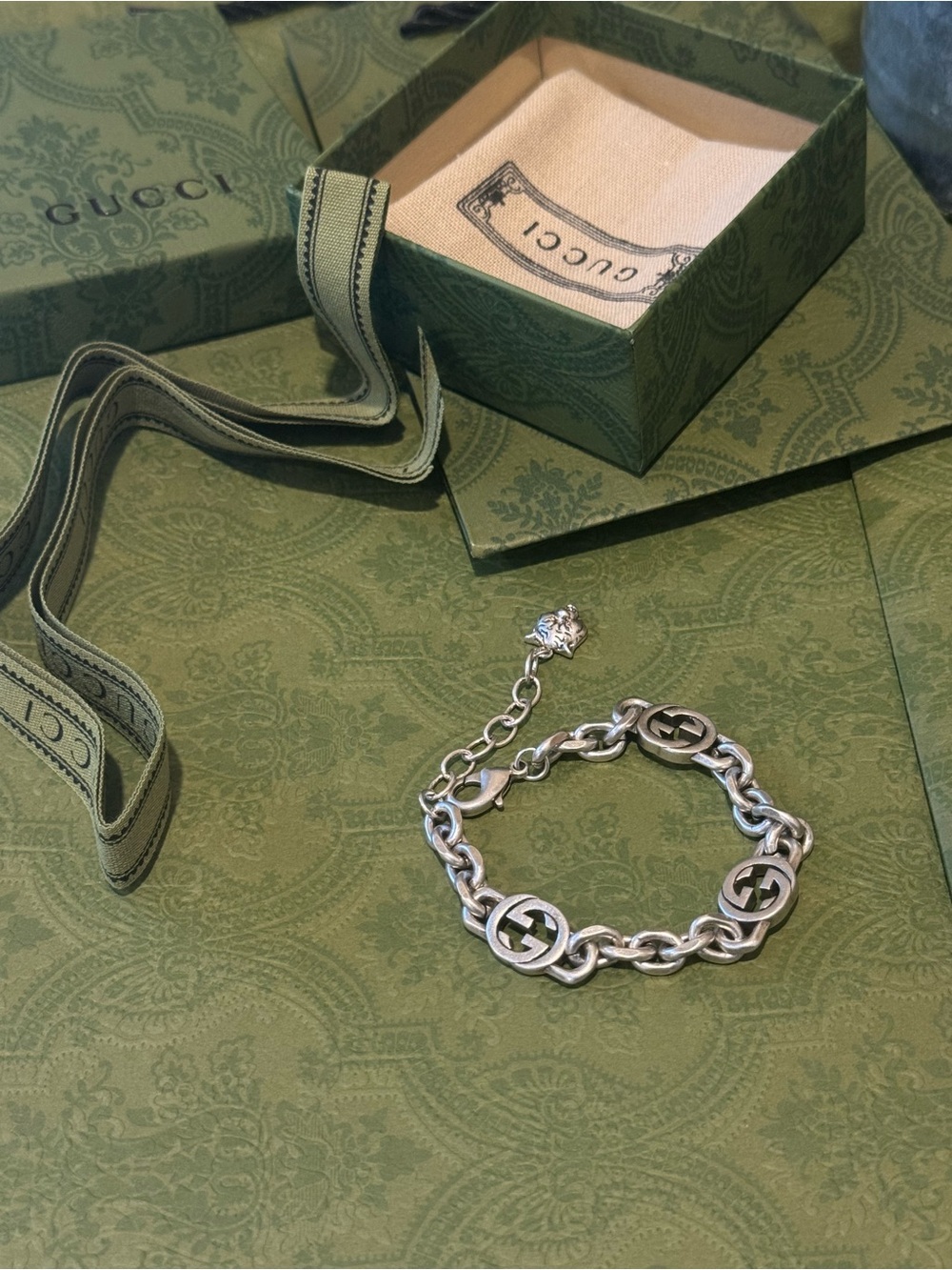 Gucci Silver Tone Interlocking G Link Bracelet - Picture 2 of 11